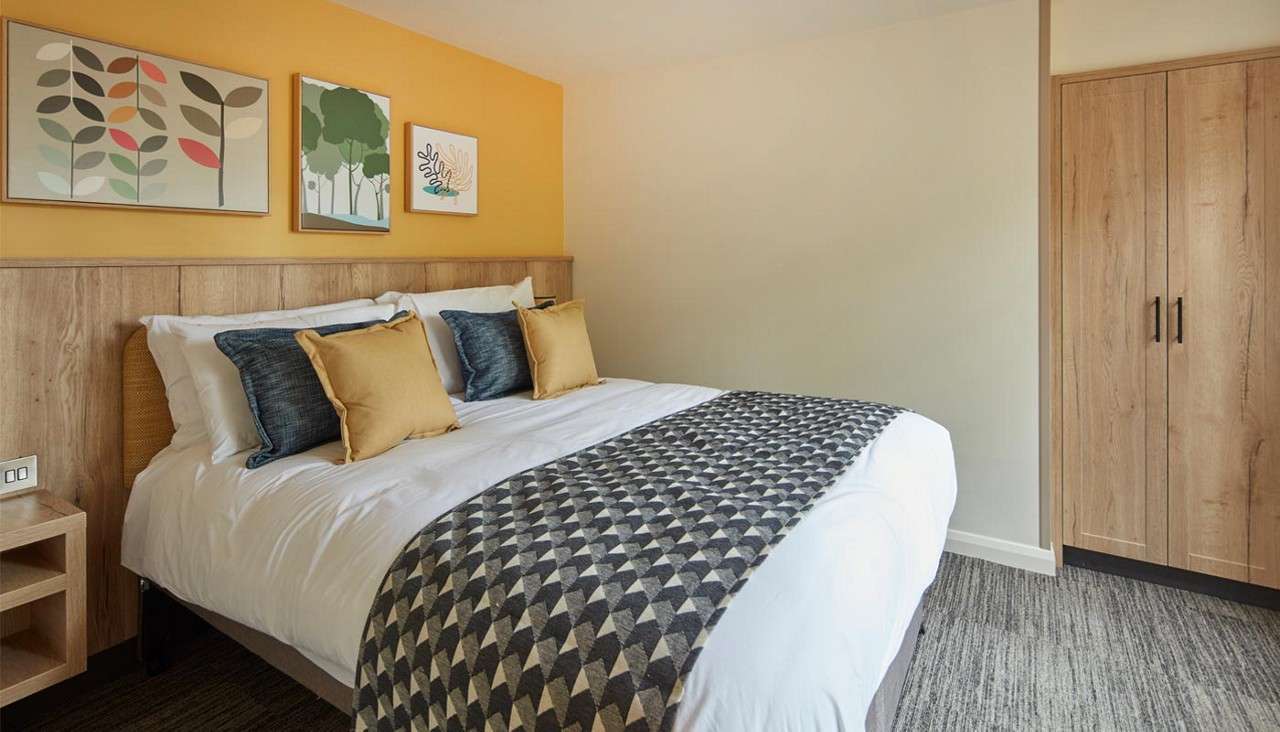 Double bedroom.
